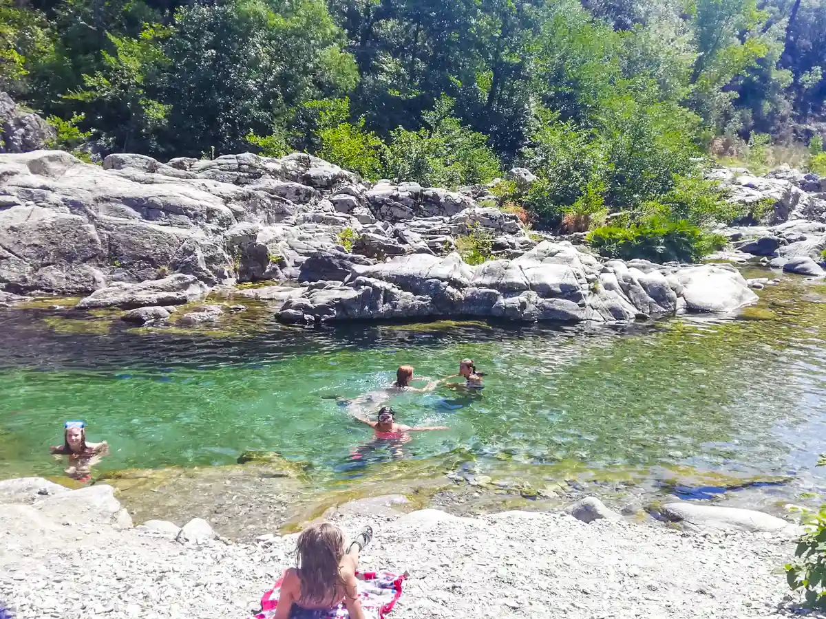 riviere proche camping gard